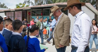 Mejoran infraestructura en primarias públicas de Santa Cruz y Amazcala