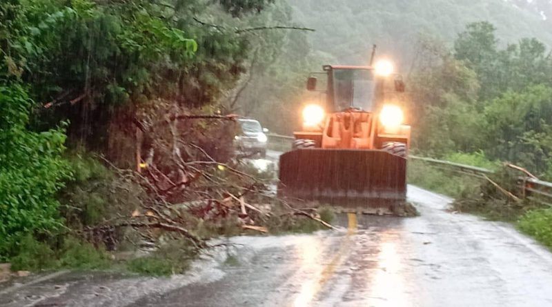 Autoridades evacúan a familias en Jalpan de Serra y Pinal de Amoles ante lluvias