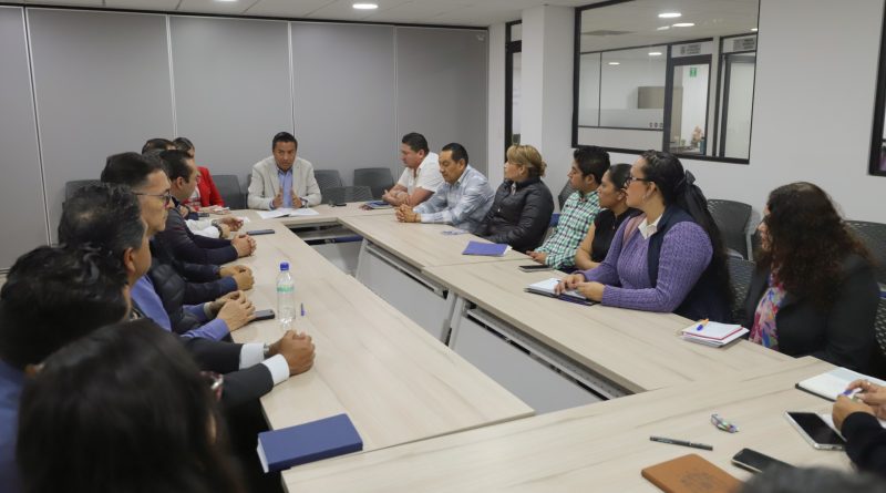 Se va UAQ y sindicato a tercera conciliación de incremento directo al salario