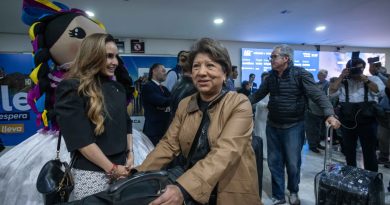 Arriban al AIQ 52 queretanos que estaban en Medio Oriente