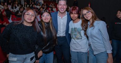 Encabeza Rodrigo Monsalvo clausura de “Soy Mujer, Soy Más Fuerte” con 300 jóvenes marquesinas Encabeza Rodrigo Monsalvo clausura de “Soy Mujer, Soy Más Fuerte” con 300 jóvenes marquesinas