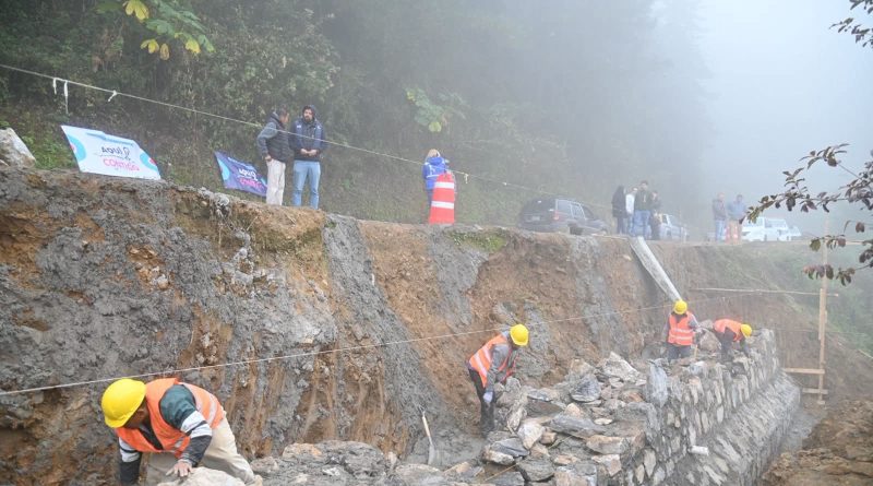 Reconstrucción de caminos en la Sierra Gorda tiene un avance del 90%