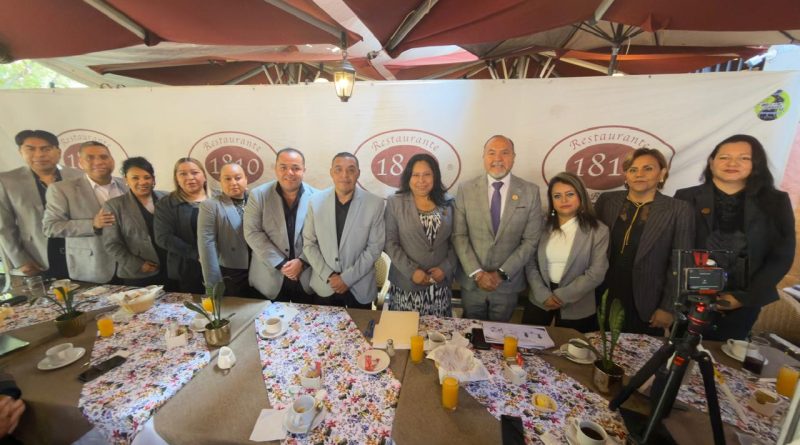 Presentan planilla RENOVAQA para nueva Mesa Directiva de la Asociación Queretana de Abogados